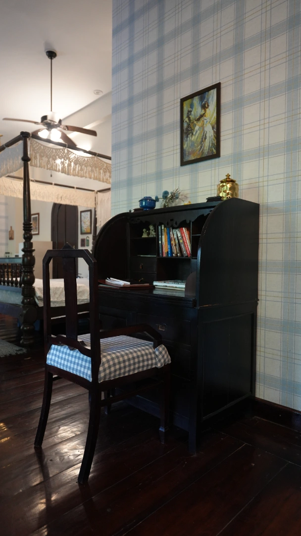 The Family Room thumbnail 4